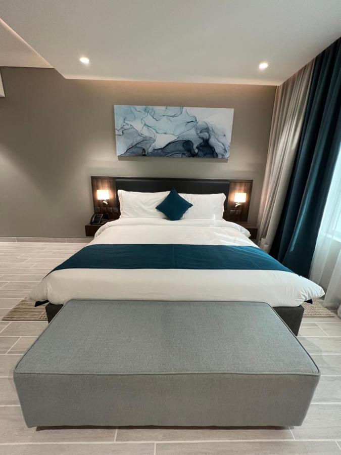 Citadines Al Ghubrah Aparthotel 4*