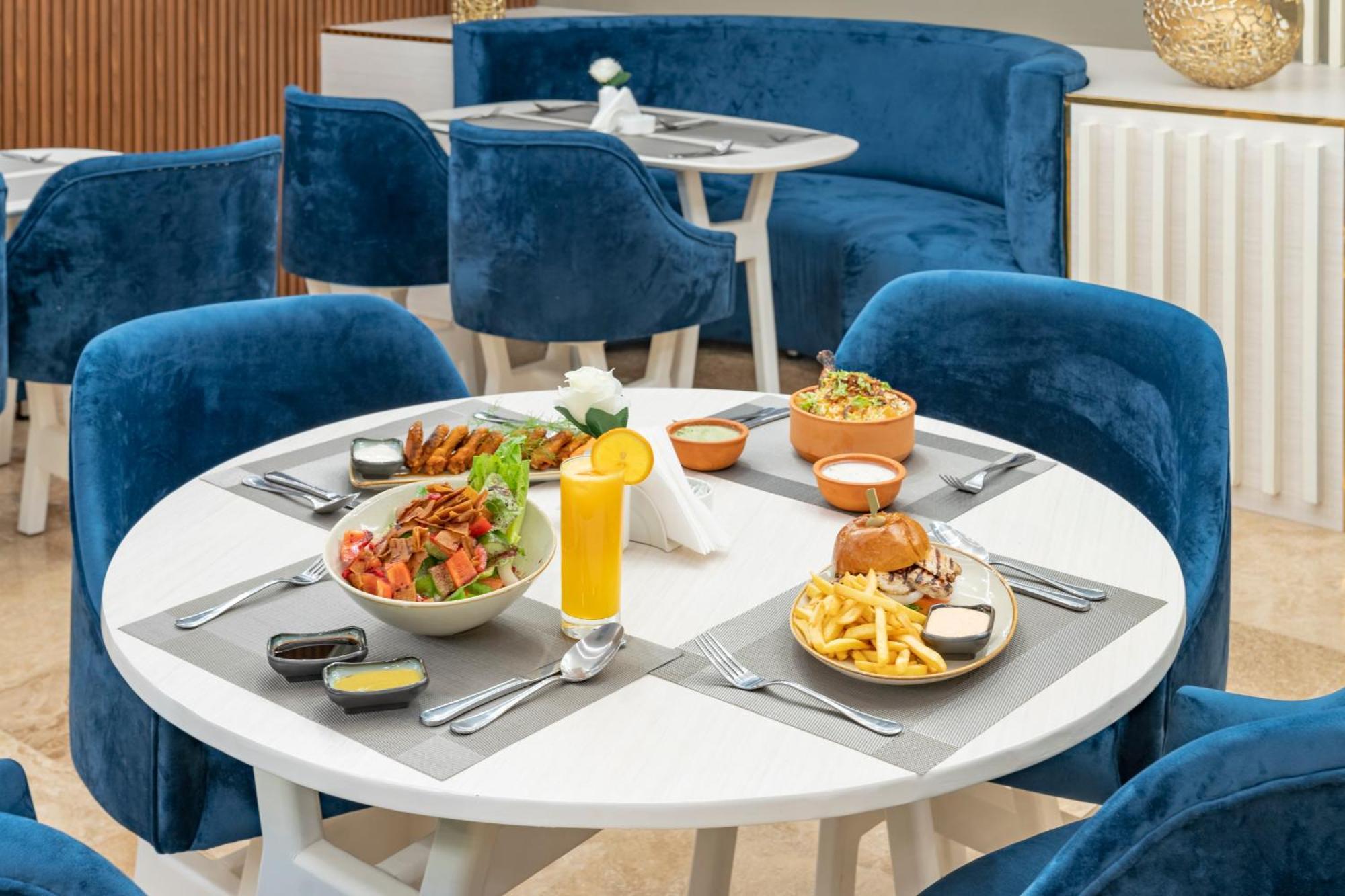 Citadines Al Ghubrah Aparthotel