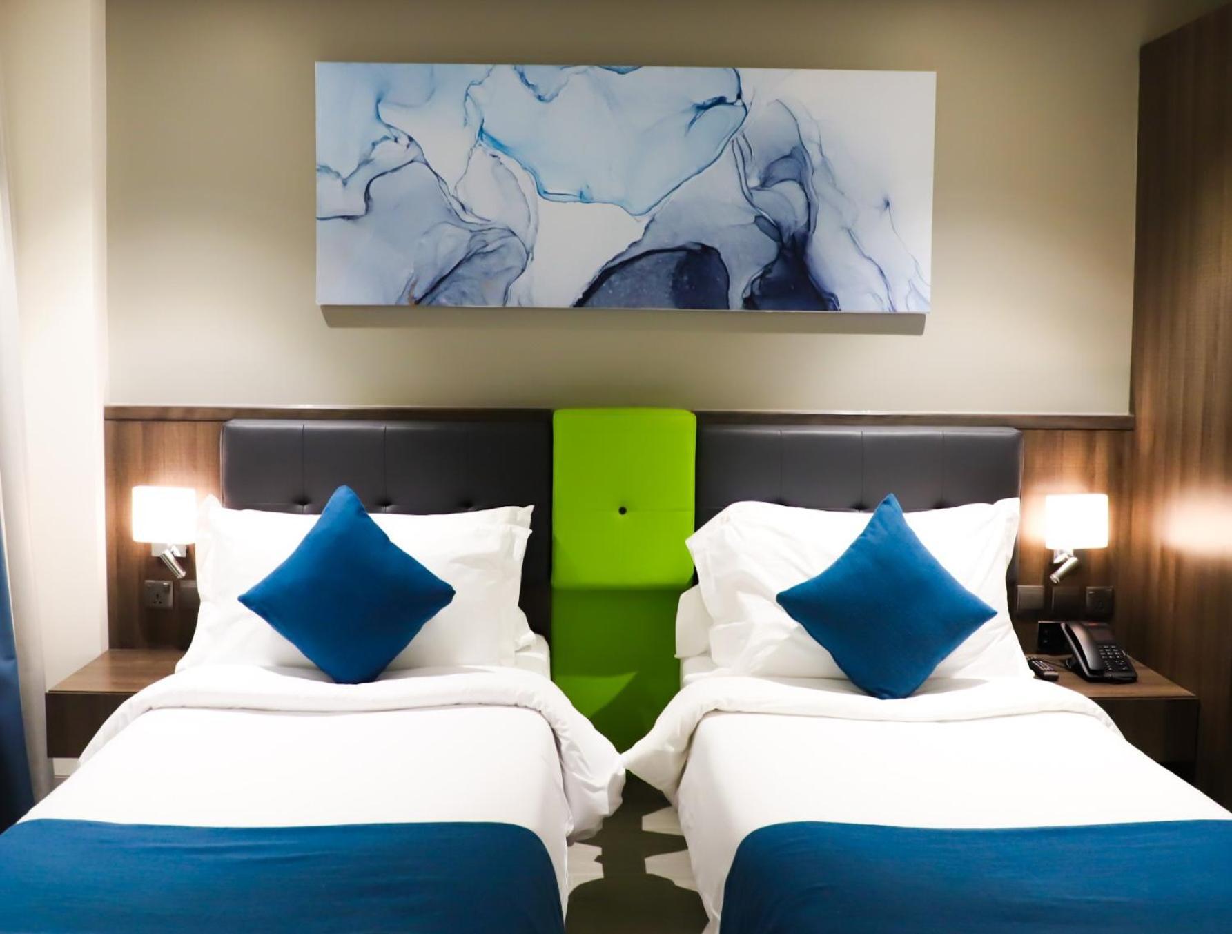 شقة فندقية Citadines Al Ghubrah 4*